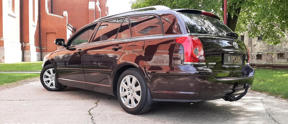 Toyota Avensis cena 19999 przebieg: 220000, rok produkcji 2008 z Złocieniec małe 781